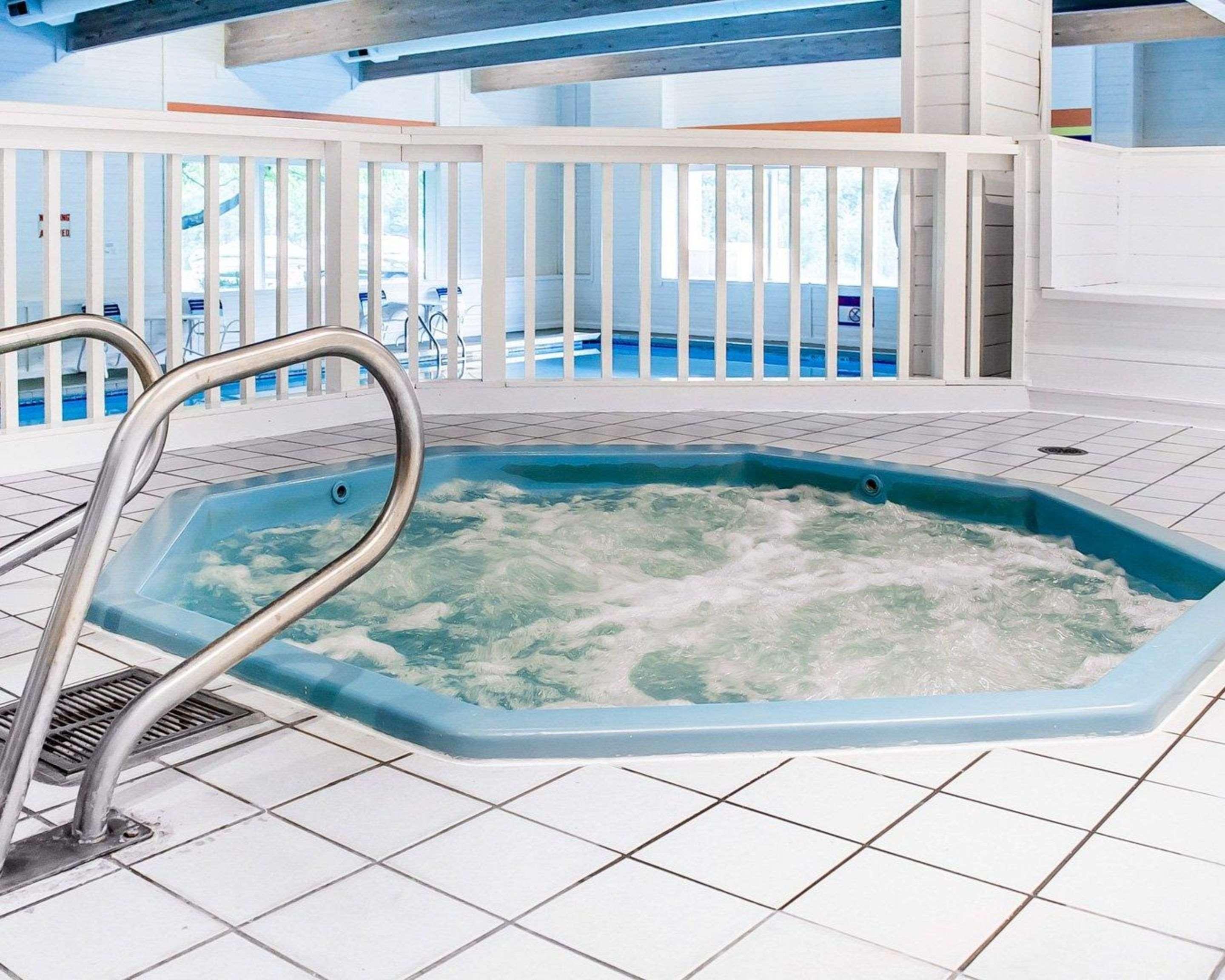 Quality Inn Rhinelander Екстер'єр фото